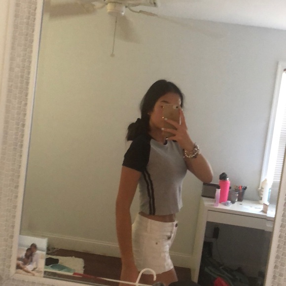 brandy melville tee - Picture 6 of 6